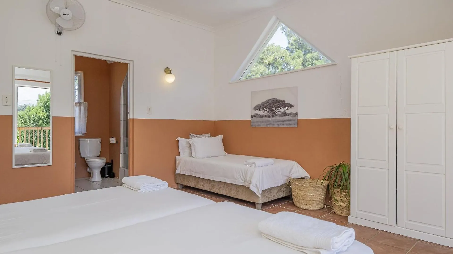 別荘 Rustic Farmhouse Retreat With Wood-Fire Hot Tub By Host Agents ケープタウン